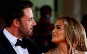 Jennifer Lopez and Ben Affleck Pack on PDA on 1st Red Carpet Appearance Since Rekindling Romance