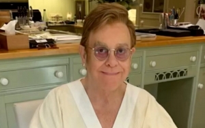 Elton John Persevering Through Pain Following Hip Injury 