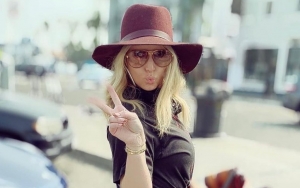 Jessica Simpson Cries After Getting Candid About Sobriety 