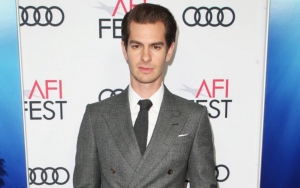 Andrew Garfield Proud to Be Lung Doctor Brother's 'Emotional Support Animal' 