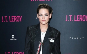 Kristen Stewart Doesn't Care About Oscar Buzz, Calls Academy Awards 'Such a Funny Thing'