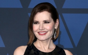 Geena Davis Goes Barefoot and Looks Unrecognizable With No Makeup After Finalizing Divorce