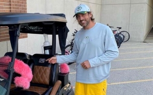 Aaron Rodgers Shows Bare Foot to Deny 'COVID Toe' Rumors Despite His Own Claim