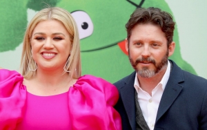 Kelly Clarkson 'Feeling Alone' During Holidays Following Brandon Blackstock Split