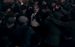 'Fantastic Beasts 3' Trailer Sneak Peek Unveils 1st Look at Mads Mikkelsen as Grindelwald