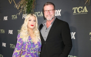 Tori Spelling Looks Annoyed While Accompanying Dean McDermott for COVID-19 Test