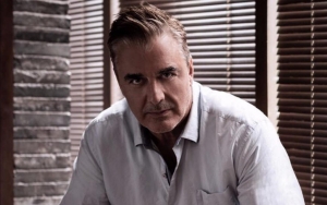 Chris Noth Smiles in 1st Photos Since Rape Allegations, Hopes to Reunite With Wife on Christmas