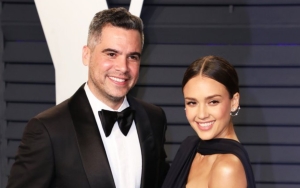 Jessica Alba Goes Ringless in New Year's Eve Post Amid Cash Warren Divorce Rumors