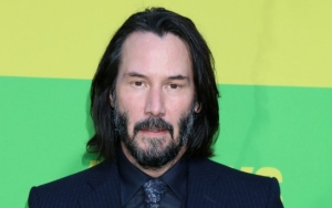 Keanu Reeves Applauded for Treating Friends and Co-Workers to 'The Matrix Resurrections' Premiere