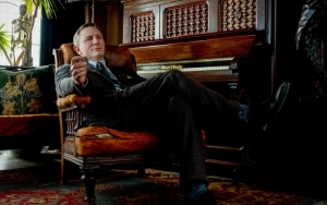 Daniel Craig Returns in First Footage of 'Knives Out 2'