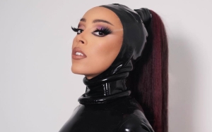 Doja Cat Flustered as Her Mystery Boyfriend Is Exposed on Instagram Live