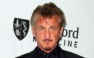 Sean Penn Evacuates Ukraine by Walking Miles to Polish Border