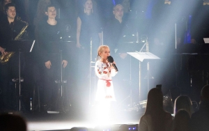 Ukrainian Girl Refugee of 'Let It Go' Viral Video Performs at Charity Concert in Poland