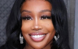 SZA Shows Off Her Bandaged Foot After Accused of Lying About Her Injury at Grammys