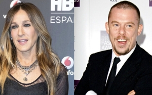 Sarah Jessica Parker Recalls Being 'Cautious' When Posing Alexander McQueen at 2006 Met Gala