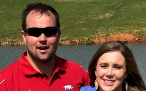 Josh Duggar Sends Secret Sign to Wife Anna Who Looks Heartbroken After His Sentencing