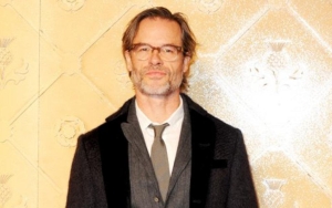 Guy Pearce Returns to 'Neighbours' Ahead of Show's End