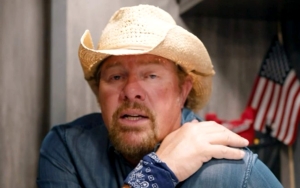 ACM Award Winner Toby Keith Reveals He's Fighting Stomach Cancer: 'I Need Time to Breathe'
