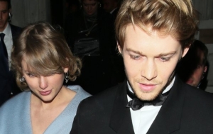 Taylor Swift Photographed Without Her Ring Amid Joe Alwyn Engagement Rumors 