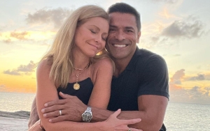 Kelly Ripa Takes Light Jab at Flaw of Mark Consuelos' Shaved Head