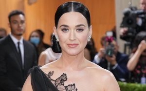 Katy Perry Mocked for Throwing Pizza Slices Into Crowd at Club Amid COVID Scare