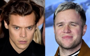 Harry Styles Gives Olly Murs One of His Brit Awards