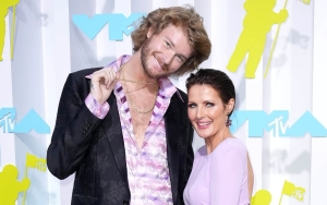 Addison Rae's Mom Kisses 26-Year-Old Beau Yung Gravy on 2022 MTV VMAs Red Carpet