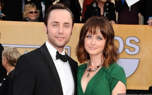 Alexis Bledel Finalizes Divorce From Vincent Kartheiser