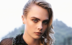 Cara Delevingne's Friends Concerned as She Spent Few Days Partying in Desert Without Eating
