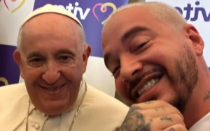 J Balvin Takes Goofy Selfies With 'Coolest' Pope Francis