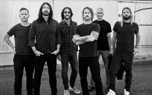 Dave Grohl Crying as He Remembers Late Drummer Taylor Hawkins at Foo Fighters Concert