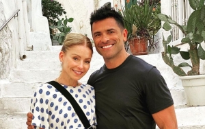 Kelly Ripa Recalls Being Rushed to ER After Fainting During Sex With Husband