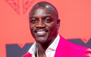 Akon Responds to Memes Mocking His New $7,500 Hairline