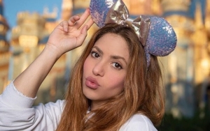 Shakira in Hospital Helping Dad With His Physiotherapy