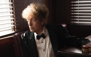 Bob Dylan's Teenage Love Letters Up for Auction