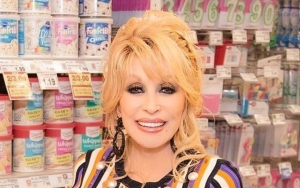 Dolly Parton Feels 'Out of Place' as She's 'Always Overdressed'