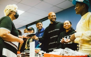 Usher Blesses Atlanta Families With 500 Thanksgiving Meals