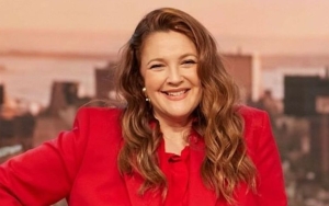Drew Barrymore Doesn't Buy Christmas Gifts for Her Kids