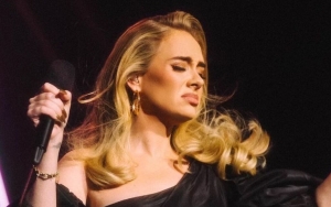 Adele Fights Back Tears as She Discusses Her 'Traumatic' Divorce