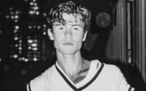 Shawn Mendes Treats Fans to Shirtless Video of Him Swimming in Freezing Water on Christmas