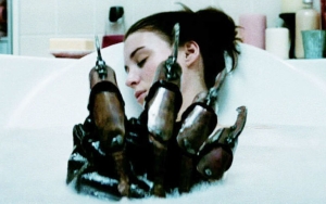 Rooney Mara Nearly Gave Up Acting Due to Unpleasant Experience in 'Nightmare on Elm Street' 