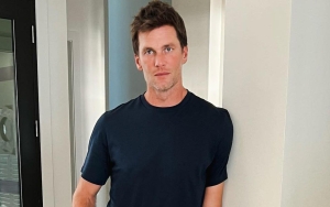 Tom Brady Pokes Fun at His Awkward Pose in First Red Carpet Since Gisele Bundchen Divorce