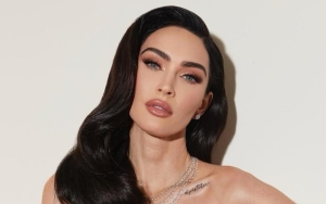 Megan Fox Arrives at Grammys Pre-Party with Broken Wrist