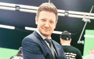 Jeremy Renner Trying to Build 'Muscle Strength' on His Leg With Electric Stimulation Therapy