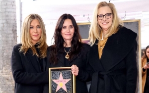 Courteney Cox, Jennifer Aniston and Lisa Kudrow Have Mini 'Friends' Reunion at Walk of Fame Ceremony