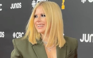 Avril Lavigne Kicks Naked Protestor Off Stage at Juno Awards