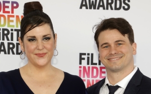 Jason Ritter Emotionally Reflects on His Alcoholism Prior to Marrying Melanie Lynskey