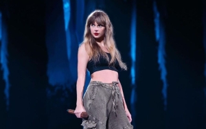 Taylor Swift Thrills Young Fan as She Returns the Girl's Letter With Her Autograph