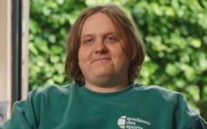 Lewis Capaldi Called Emergency Service at Midnight Due to Severe Vertigo
