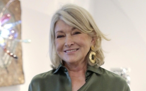 Martha Stewart Admits Being Oldest Cover Model for Sports Illustrated Swimsuit Issue Is Challenging